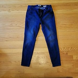 Dark wash jeggings
